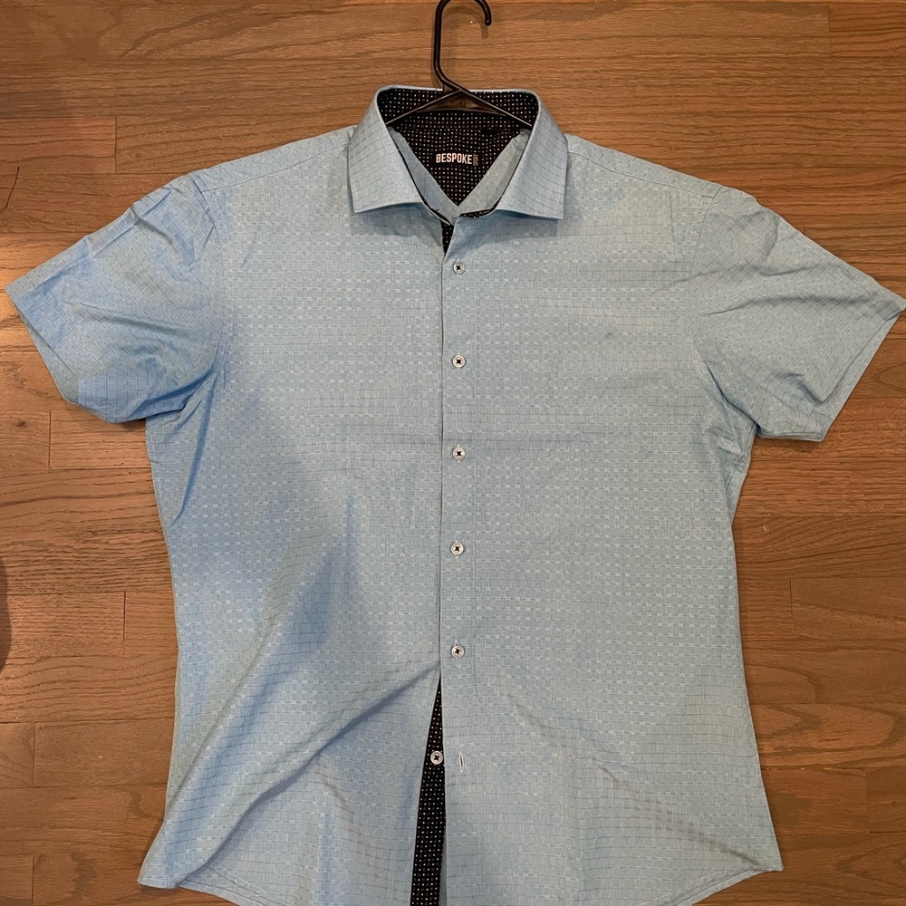 Men’s Blue Button down - Picture 2 of 3